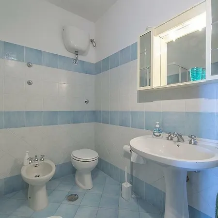 Sleeps 6 Wifi *