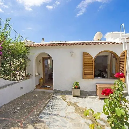 Sleeps 6 Wifi Casa vacanze *