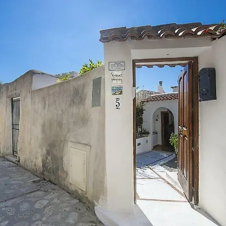Holiday home Sleeps 6 Wifi *